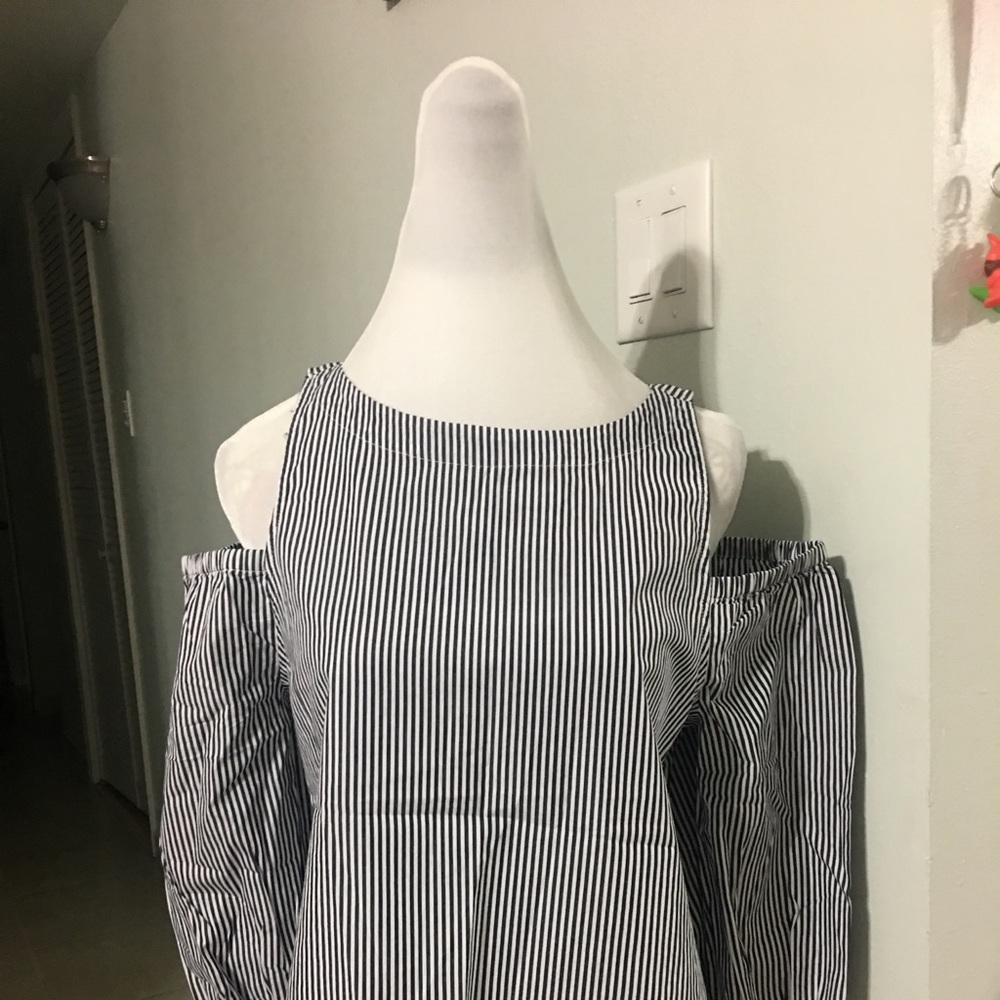 NWT Gap Blue and white striped shirt